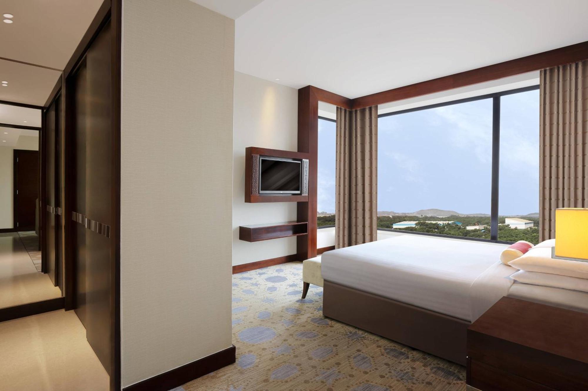 Courtyard By Marriott Pune Chakan Exterior photo