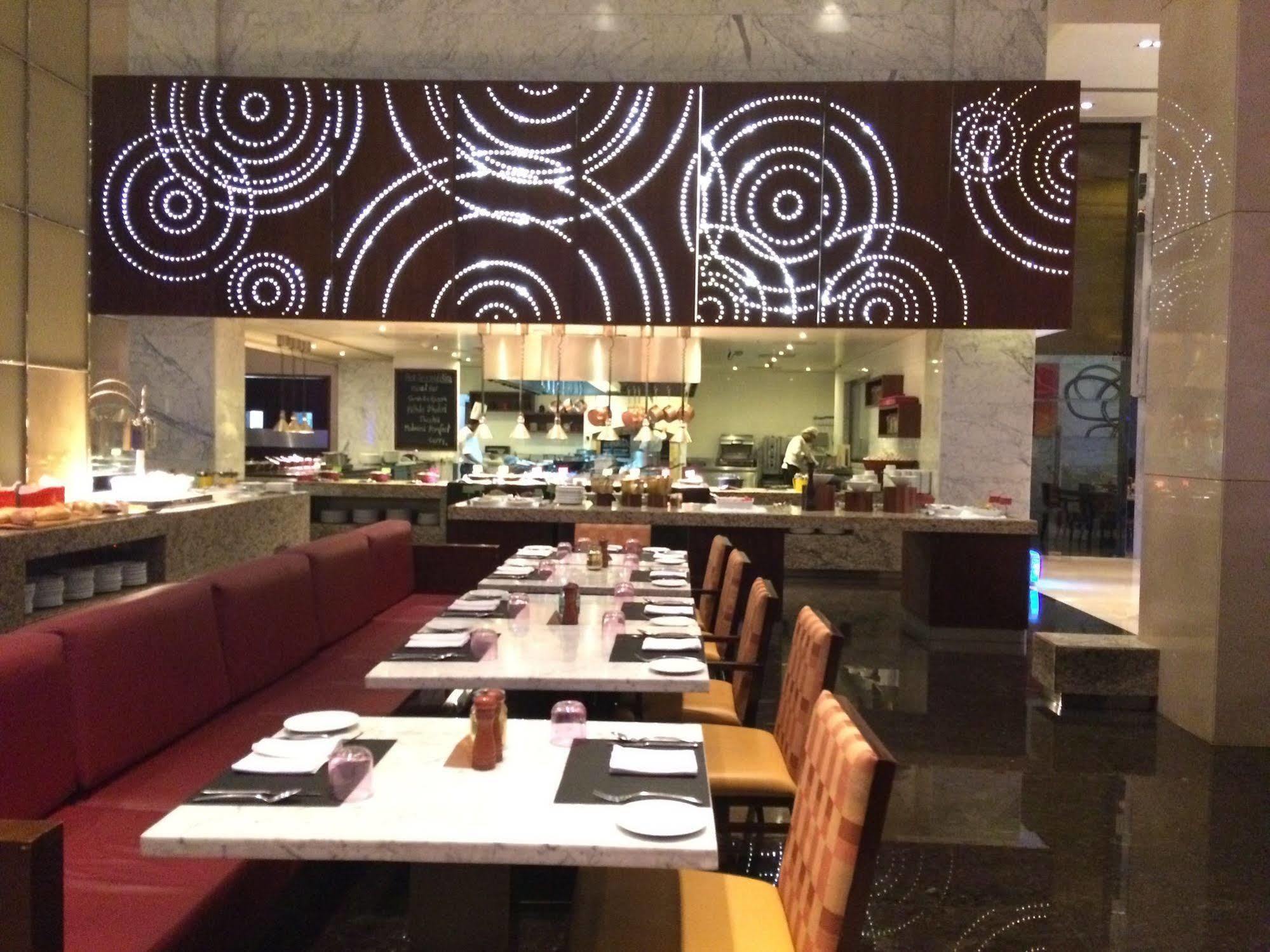 Courtyard By Marriott Pune Chakan Exterior photo